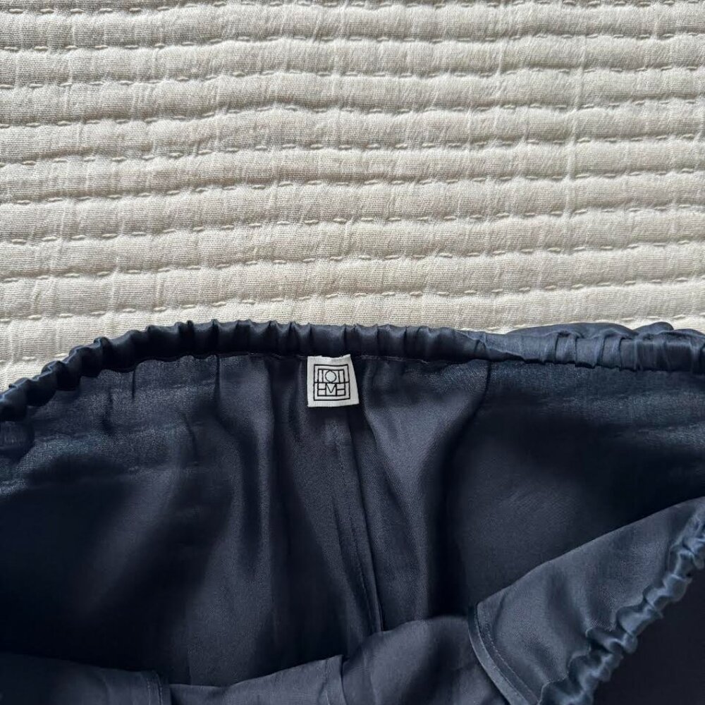 NO LONGER AVAILABLE TOTEME Silk Organza Slacks, Navy, Size 36 - Picture 7 of 8